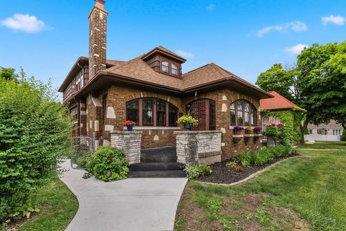 3239 W Drury Lane, Milwaukee, WI, 53215 | Card Image