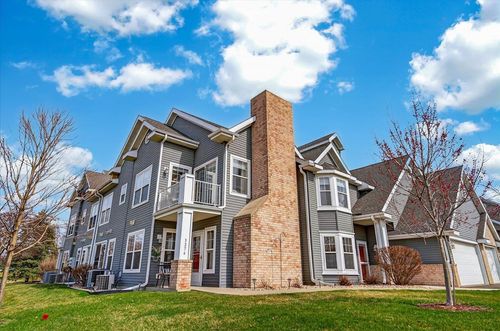 3272 Stonecreek Drive, Madison, WI, 53719 | Card Image