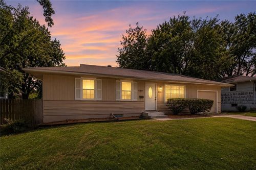 6307 E 154th Ter, Grandview, MO, 64030-4422 | Card Image