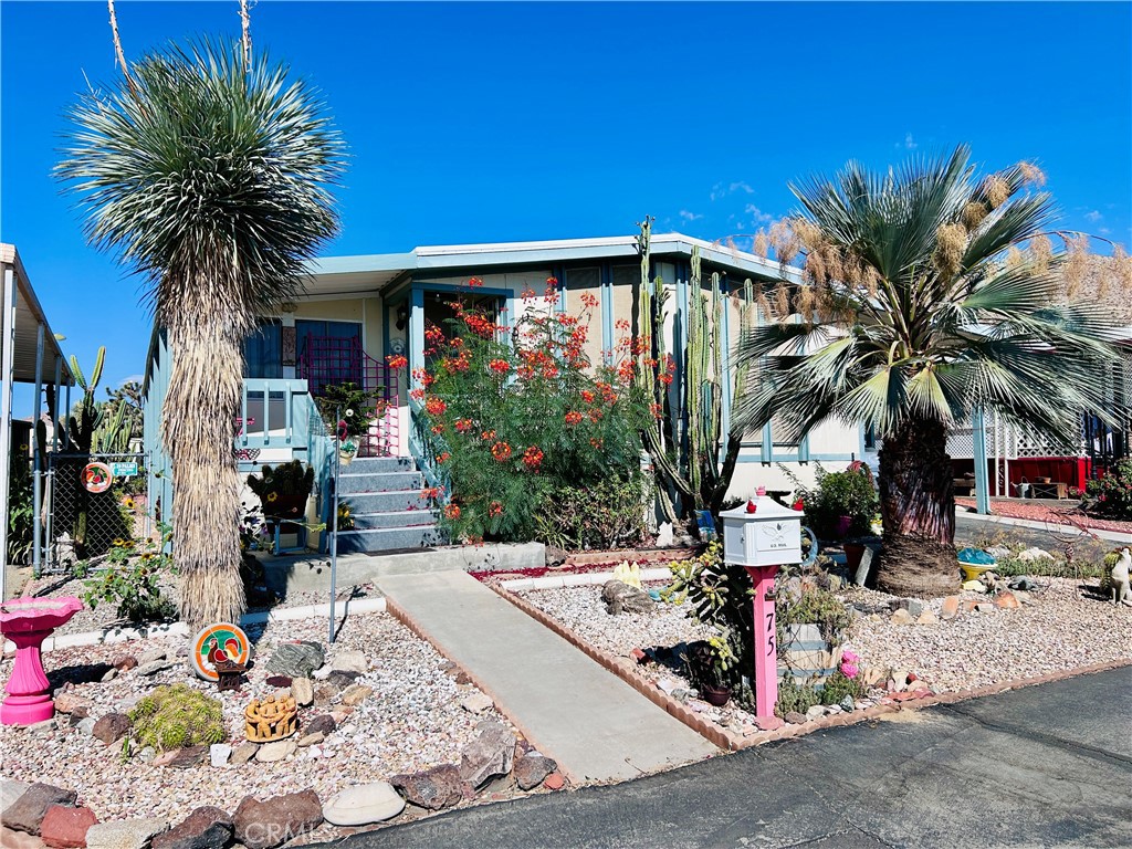 Manufactured In Park in Yucca Valley 3