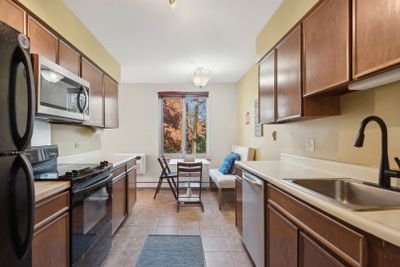 2C - 2324 Central Street, Condo with 2 bedrooms, 2 bathrooms and 1 parking in Evanston IL | Image 3