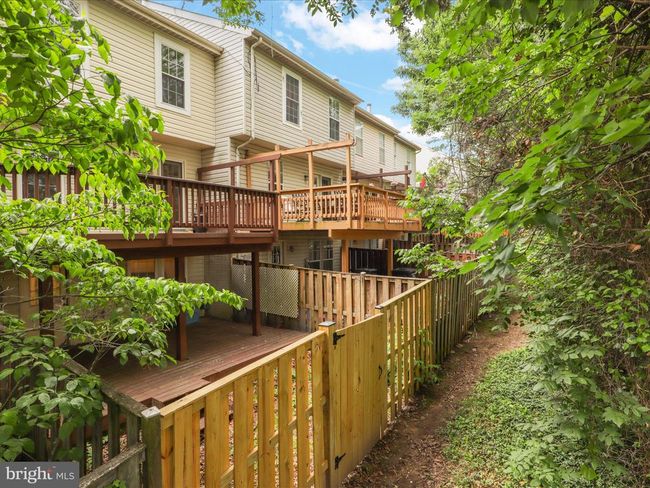 10612 Winfield Loop, Townhouse with 4 bedrooms, 4 bathrooms and null parking in MANASSAS VA | Image 35