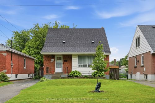 160 E 36th St, Hamilton, ON, L8V3Z4 | Card Image