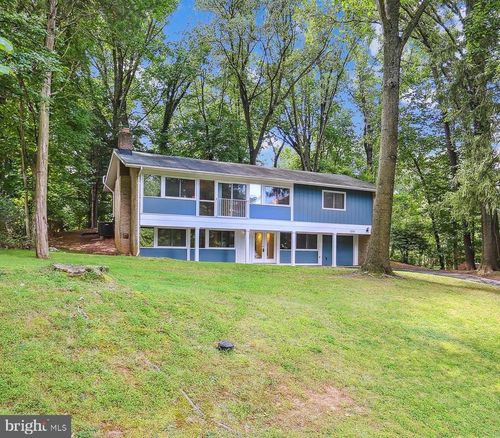 8206 Stone Trail Dr, BETHESDA, MD, 20817-4556 | Card Image