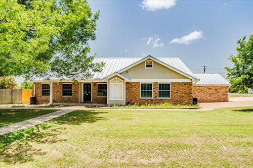301 Verbena Dr, Kyle, TX, 78640-8876 | Card Image