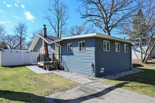 W145 Hilltop Road, BLOOMFIELD, WI, 53128 | Card Image