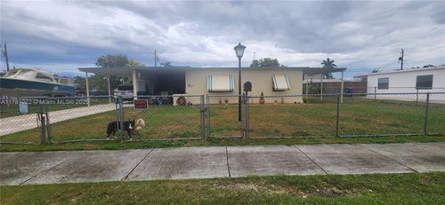 15445 Garfield Dr, Homestead, FL, 33033-2519 | Card Image