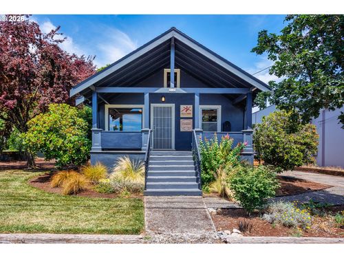 2105 Se Ochoco St, Portland, OR, 97222-9202 | Card Image