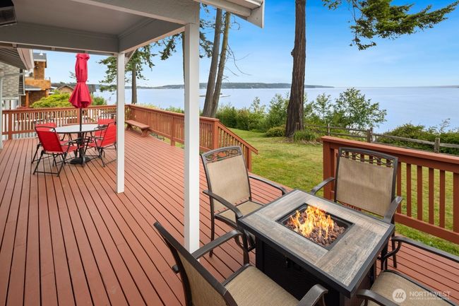 Stay cozy in front of fire pits on cool nights | Image 22