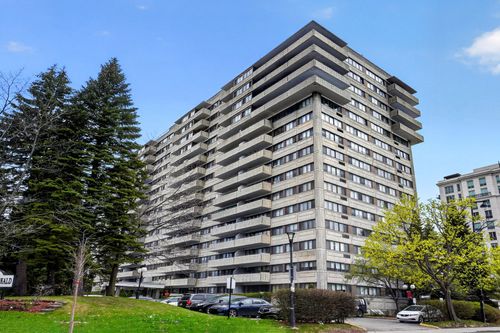 712-6800 Av. Macdonald, Côte-Saint-Luc, QC, H3X3Z2 | Card Image