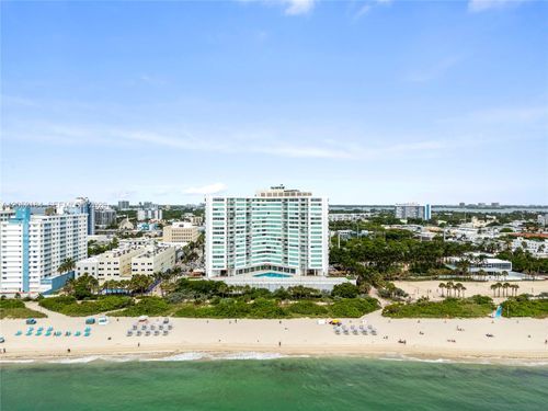 1535-7135 Collins Ave, Miami Beach, FL, 33141-3238 | Card Image