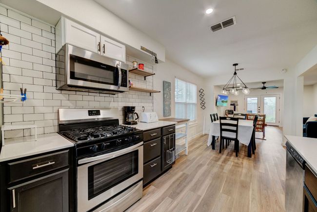 4405 Button Bend Cir, House other with 4 bedrooms, 2 bathrooms and 2 parking in Austin TX | Image 12