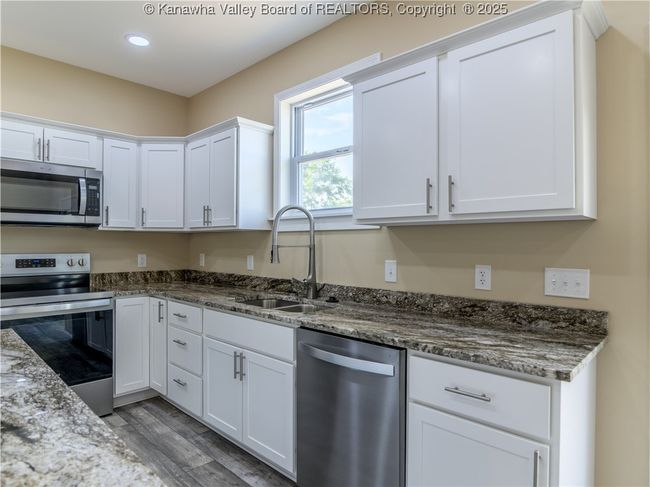 175 Precious Dr, House other with 3 bedrooms, 2 bathrooms and null parking in Hurricane WV | Image 12