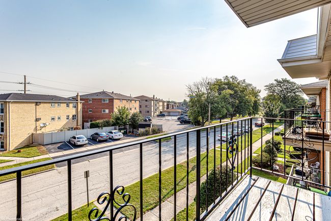APT-3W - 6151 Marshall Ave, Home with 2 bedrooms, 1 bathrooms and 2 parking in Chicago Ridge IL | Image 4