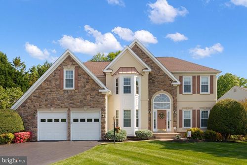 4209 Hardy Ridge Dr, Lake Ridge, VA, 22192-6643 | Card Image