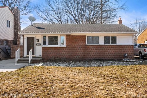21018 Saint Gertrude St, Saint Clair Shores, MI, 48081-1170 | Card Image