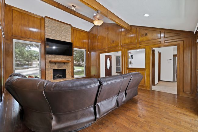 1614 Shadow Moss Way, House other with 3 bedrooms, 3 bathrooms and null parking in Carrollton TX | Image 7