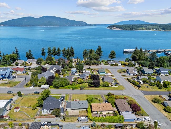 3309 W 2 Nd St, House other with 3 bedrooms, 1 bathrooms and 1 parking in Anacortes WA | Image 34