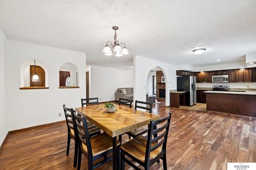 5800 Berkeley Dr, Lincoln, NE, 68512-1807 | Card Image
