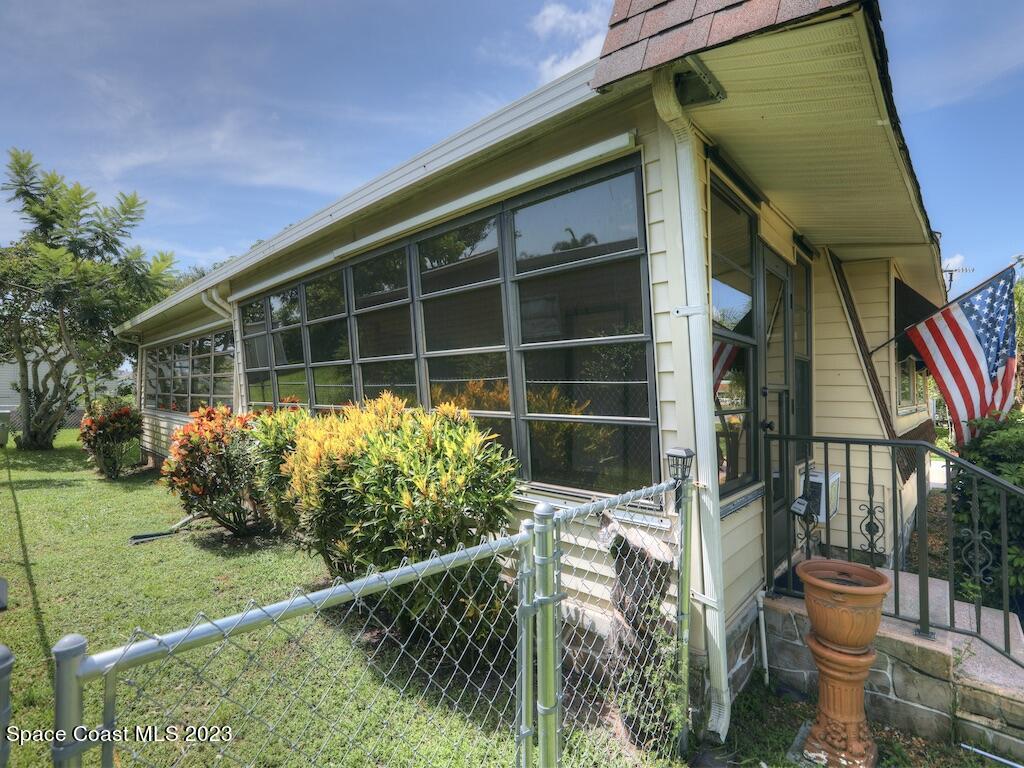 Barefoot Blvd, Sebastian, FL 32976