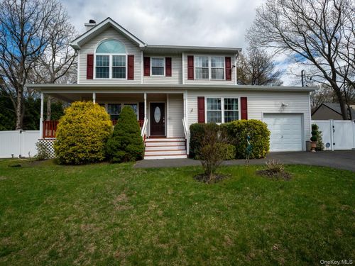 49 Cozine Rd, Center Moriches, NY, 11934-1201 | Card Image