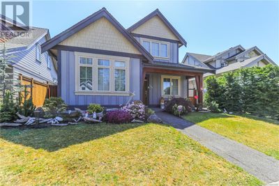 738 W Ridge Way, House other with 4 bedrooms, 4 bathrooms and 2 parking in Qualicum Beach BC | Image 1