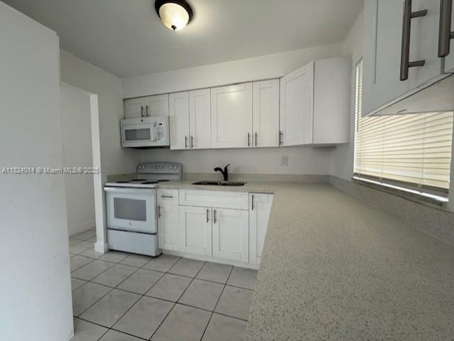 4910 Nw 18 Th St, House other with 3 bedrooms, 2 bathrooms and null parking in Lauderhill FL | Image 11