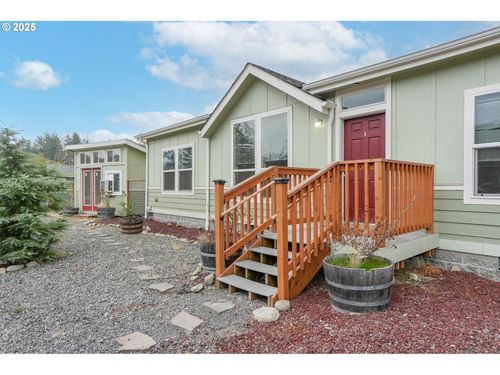 40213 Dogwood Rd, Mill City, OR, 97360-9509 | Card Image