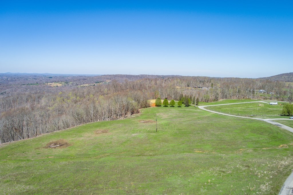 Land in Byrdstown 4