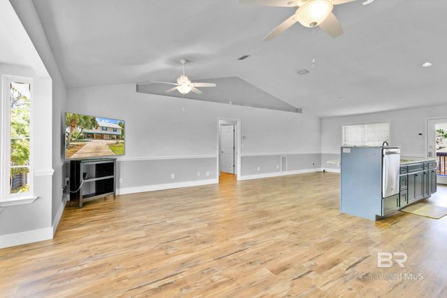 Living Room | Image 19