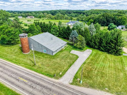 15921 W M 36, Pinckney, MI, 48169-8790 | Card Image
