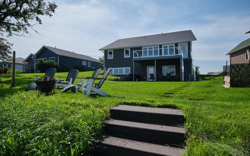 116 W Bay Rd, Lake Park, IA, 51347-1062 | Card Image