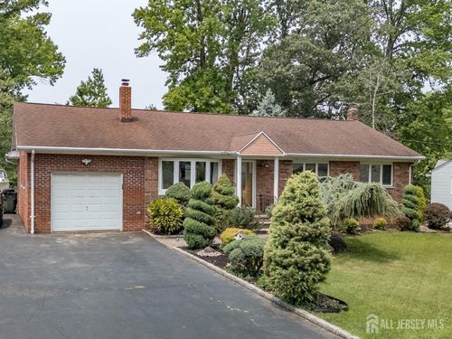 27 Fagan Pl, Colonia, NJ, 07067-2008 | Card Image