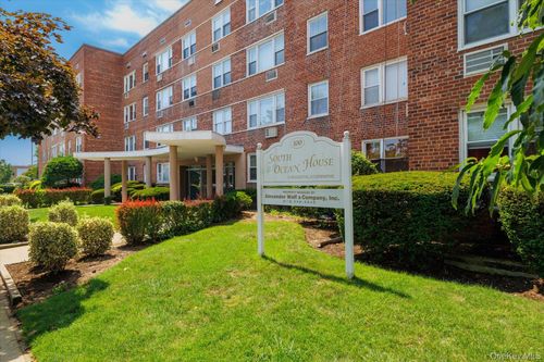 4u-100 S Ocean Ave, Freeport, NY, 11520-3556 | Card Image