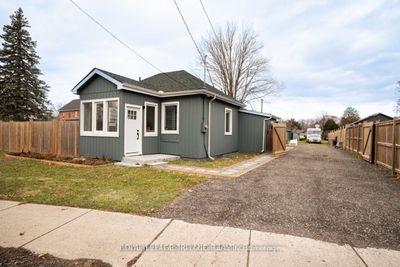 1444 Gore Rd, House other with 3 bedrooms, 1 bathrooms and 2 parking in London ON | Image 2