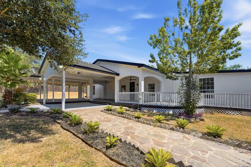 670 Quail Run, Lytle, TX, 78052-3820 | Card Image