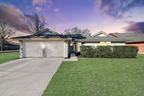 11403 Toucan Ln, Houston, TX, 77067-2831 | Card Image