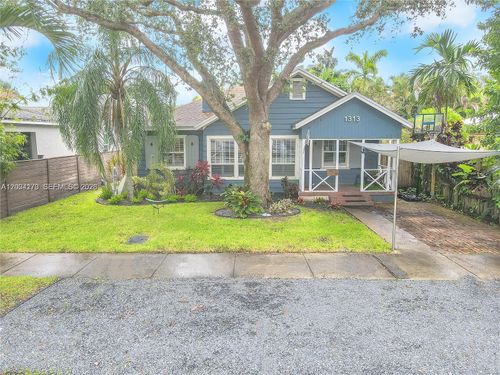 1313 Ne 3rd St, Fort Lauderdale, FL, 33301-1781 | Card Image