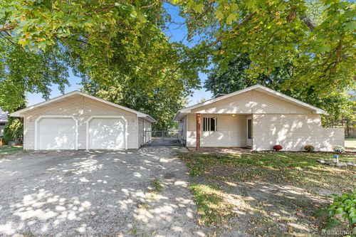 320 Barker Rd, Whitmore Lake, MI, 48189-9260 | Card Image