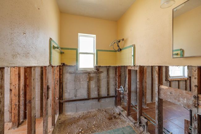 Bathroom | Image 11