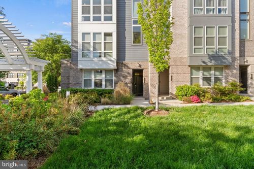 75-13385 Launders St, HERNDON, VA, 20171-5519 | Card Image