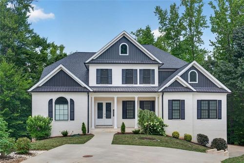 2840 Creekfield Way, Winston Salem, NC, 27106-9813 | Card Image