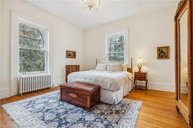 30 South St W, House other with 6 bedrooms, 4 bathrooms and 7 parking in Dundas ON | Image 28