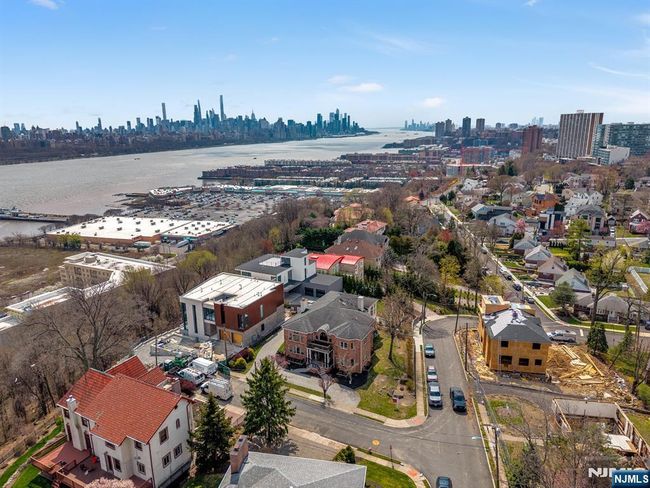 10 Fox Ter, House other with 6 bedrooms, 8 bathrooms and null parking in Cliffside Park NJ | Image 50