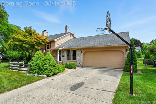 14190 Edgewood St, Livonia, MI, 48154-5354 | Card Image