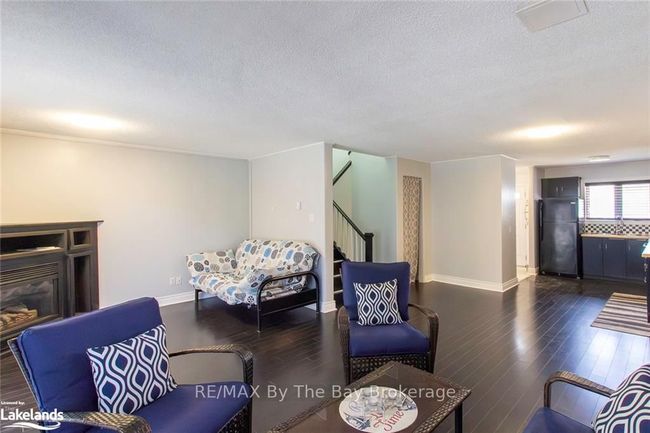 8 - 39 28th St S, Condo with 3 bedrooms, 2 bathrooms and 1 parking in Wasaga Beach ON | Image 12