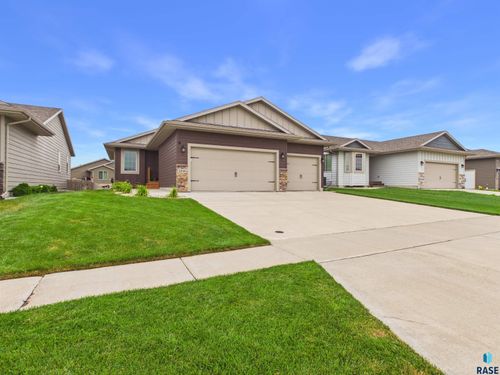 2816 S Richie Dr Drive, Sioux Falls, SD, 57106 | Card Image