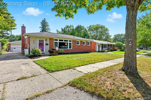 35845 Richland St, Livonia, MI, 48150-2546 | Card Image