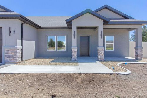 207 W 1st N, Saint Charles, ID, 83272 | Card Image