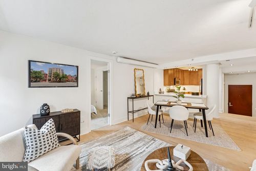 apt-15-809 6th St Nw, WASHINGTON, DC, 20001-5901 | Card Image